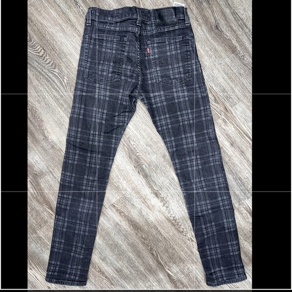 Levi’s Denim (stretchy) 30x32 - Picture 2 of 4